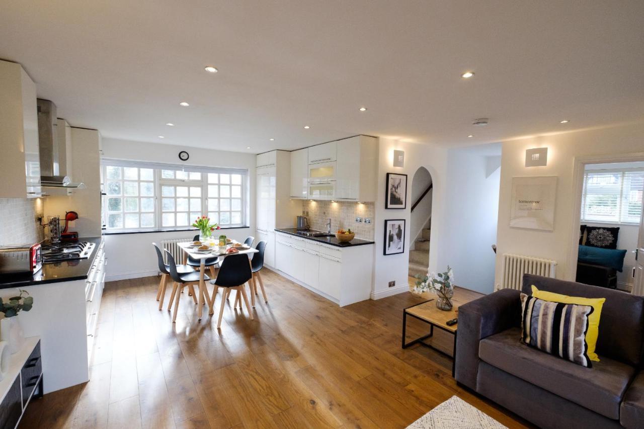 Riverwalk North Apartment