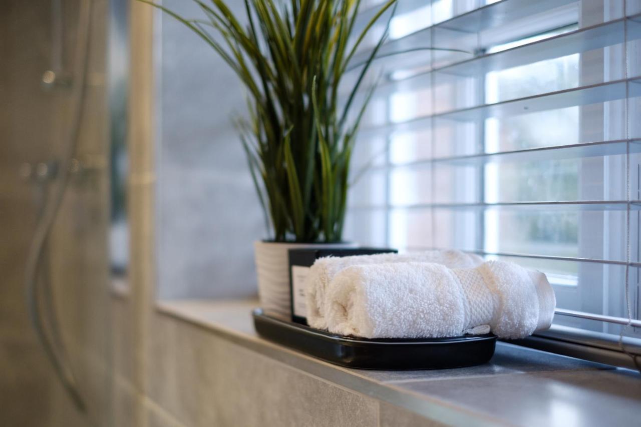 Riverwalk North Apartment